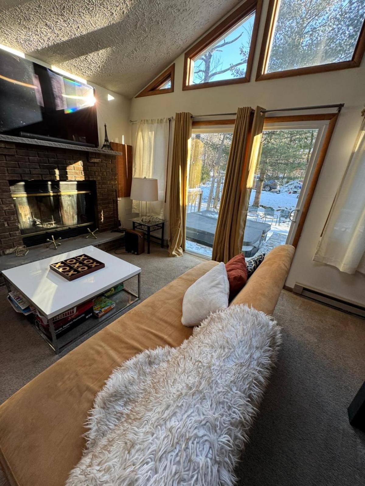 Tobyhanna Ambiance - King Bed Cabin, Jetted-Tub & Fireplace מראה חיצוני תמונה
